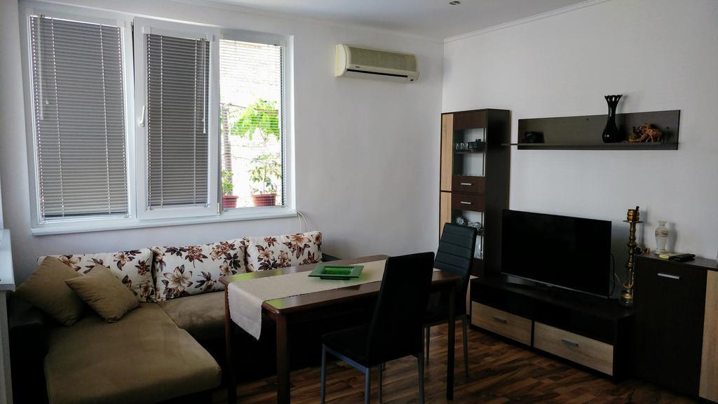 Single Apartment Elit 切尔诺莫雷茨 外观 照片
